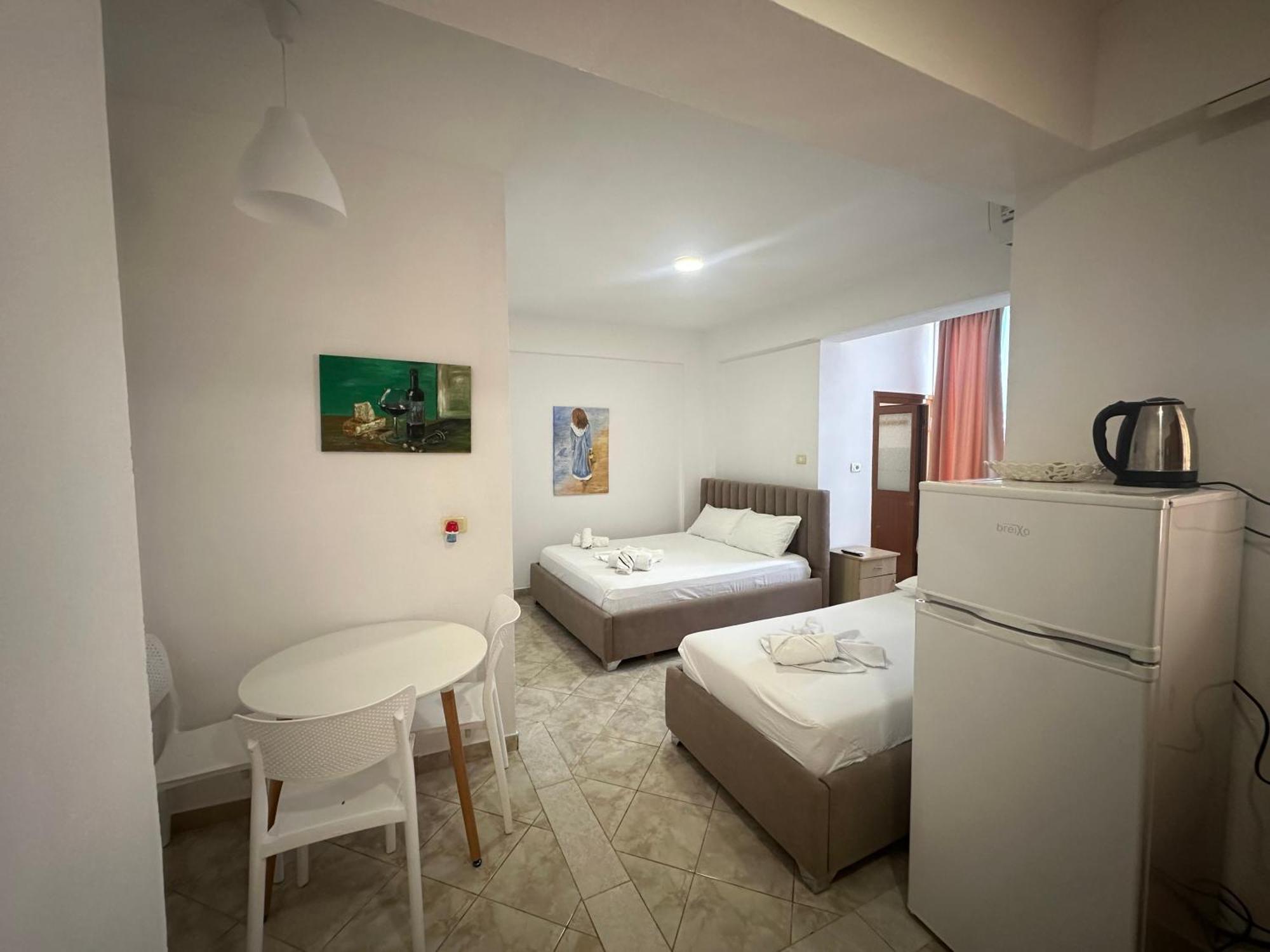 Skenderi Apartments 卡萨米尔 外观 照片